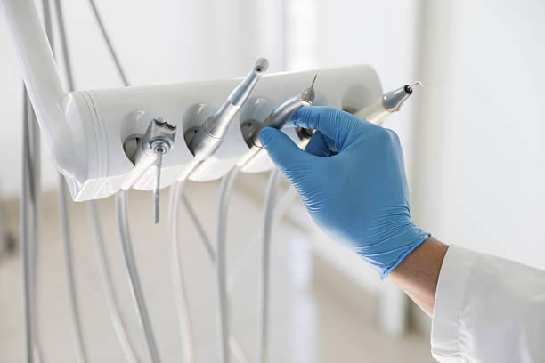 Professional Emergency Dentist technician working in Mount Ivy, NY